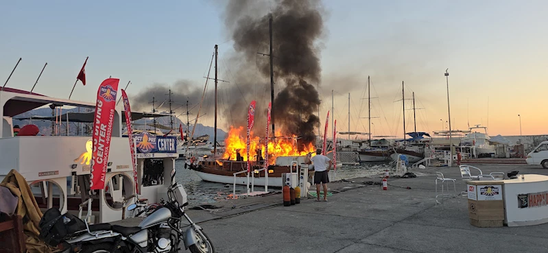 Marinada teknedeki yangın diğer teknelere de sıçradı