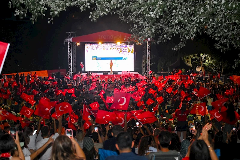 ‘Sporun Yazı’ etkinlik serisinde millileri dev ekranda 50 bini aşkın kişi izledi