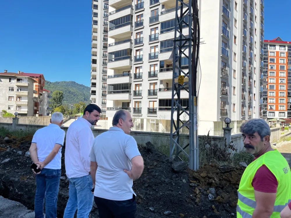 Arhavi’de Doğal Gaz Şehir İçi Hat Döşeme Çalışmaları Hızla İlerliyor