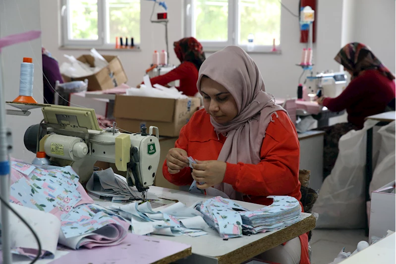 Köydeki tekstil fabrikası 50 kişiye istihdam sağlıyor