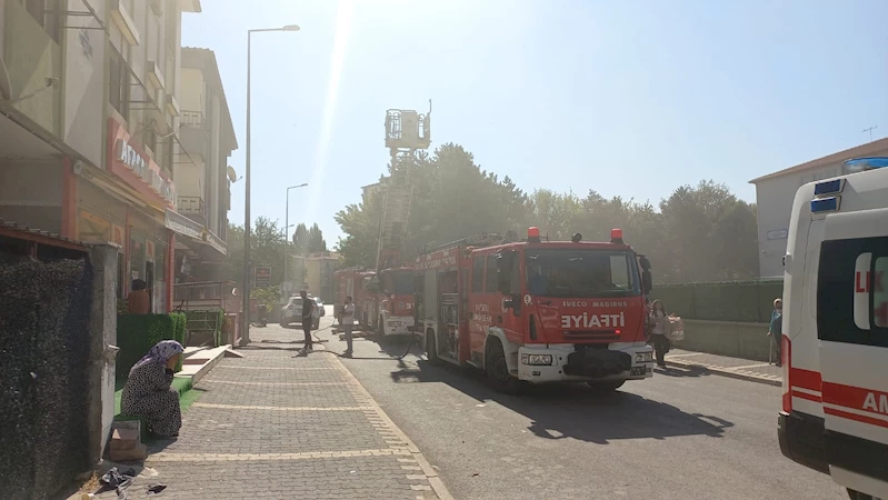 Para vermeyen annesinin oturduğu binayı yakmaya kalkıştı