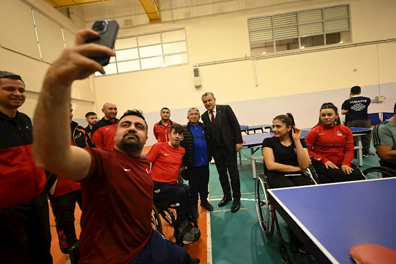 Bakan Bak: Gurur dolu yolculuğun parçası olan sporcularımıza başarılar diliyorum