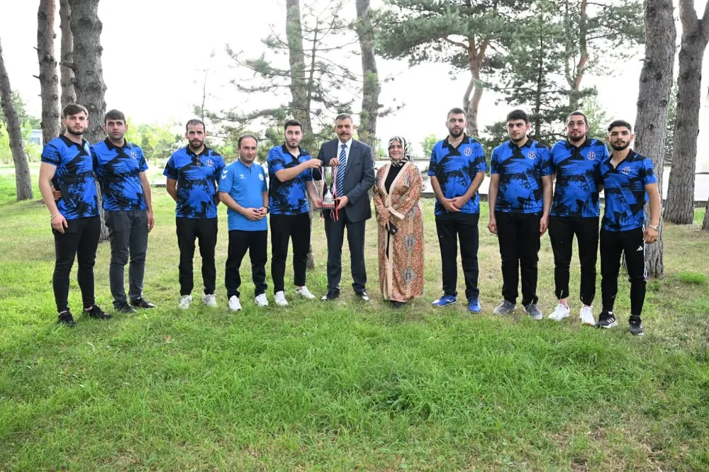 Erzurum Valisi Mustafa Çiftçi, Görme Engelliler Futsal Takımını Tebrik Etti