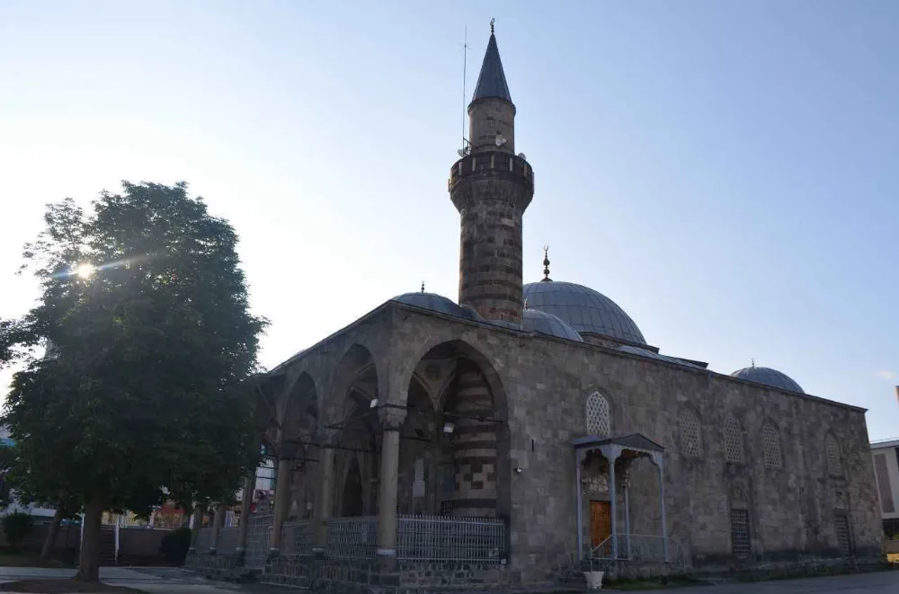 Erzurum’un Tarihi Çortan Camii’nin Özellikleri Gün Yüzüne Çıktı