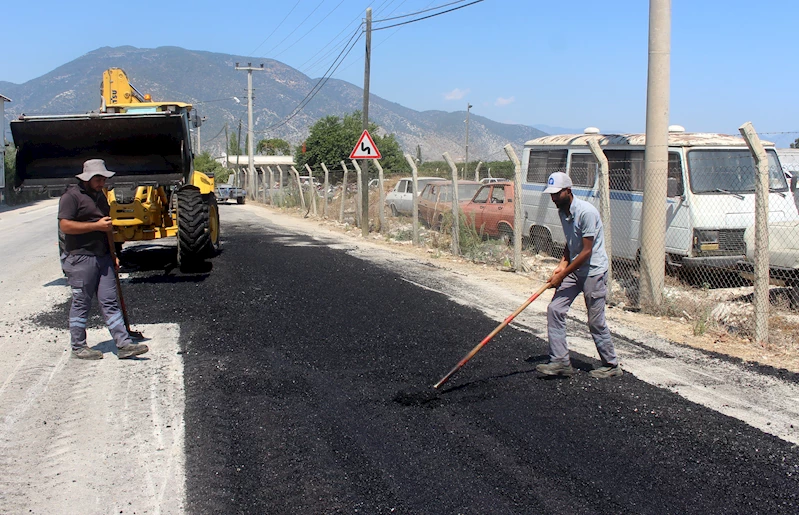 Büyükşehir asfalt onarım çalışması yapıyor 