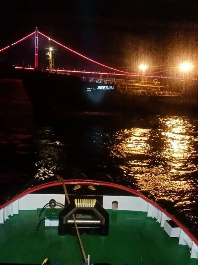 İstanbul-İstanbul Boğazı çift yönlü gemi trafiğine kapatıldı