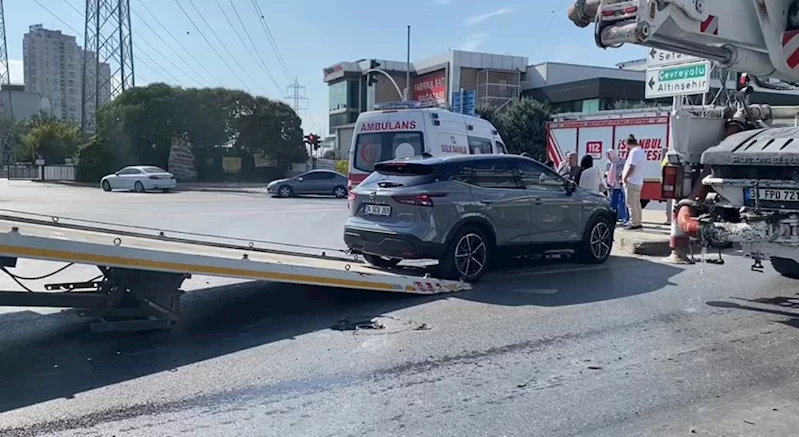 İstanbul - Başakşehir’de trafik kazası: Aynı aileden 1’i ağır 4 yaralı