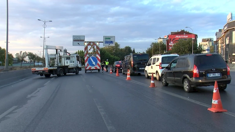 İstanbul - Vatan Caddesi 30 Ağustos provaları için trafiğe kapatıldı