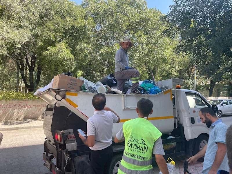 Evinden 20 ton çöp çıktı; daha önce de biriktirdiği ortaya çıktı