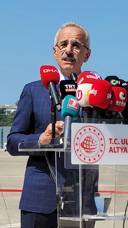 Bakan Uraloğlu: Bu yıl 230 milyon üstünde yolcu taşıyacağımızı öngörüyoruz