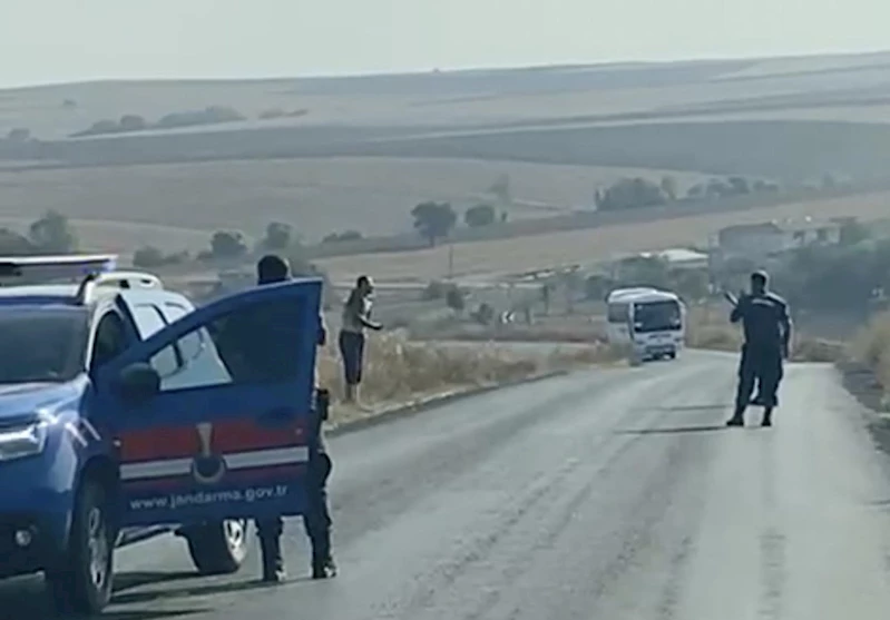 Eşini döverek öldüren şüpheli, jandarmayı görünce boğazına bıçak dayadı