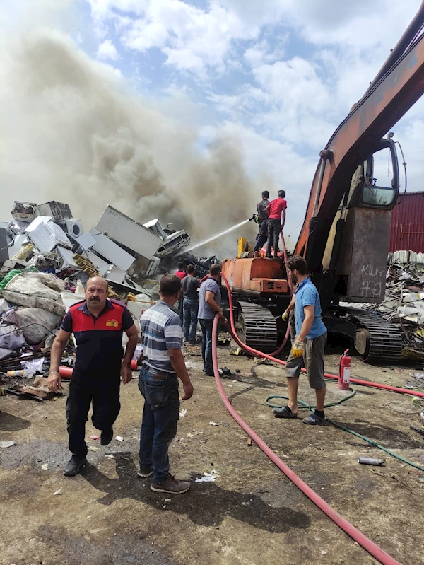 Edirne’de hurdacıda çıkan yangın söndürüldü 