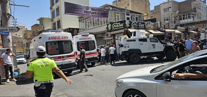 Zırhlı polis aracıyla çarpışan motosikletin sürücüsü yaralandı