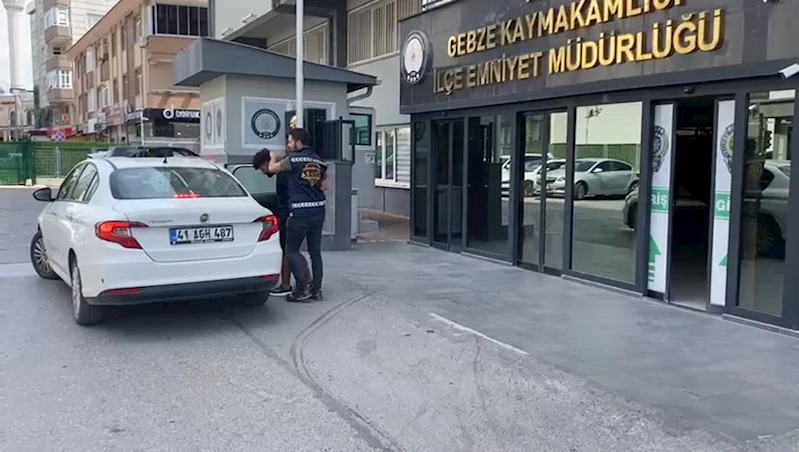 Kendisini polis olarak tanıtan dolandırıcı, parayı almaya gelince yakalandı 