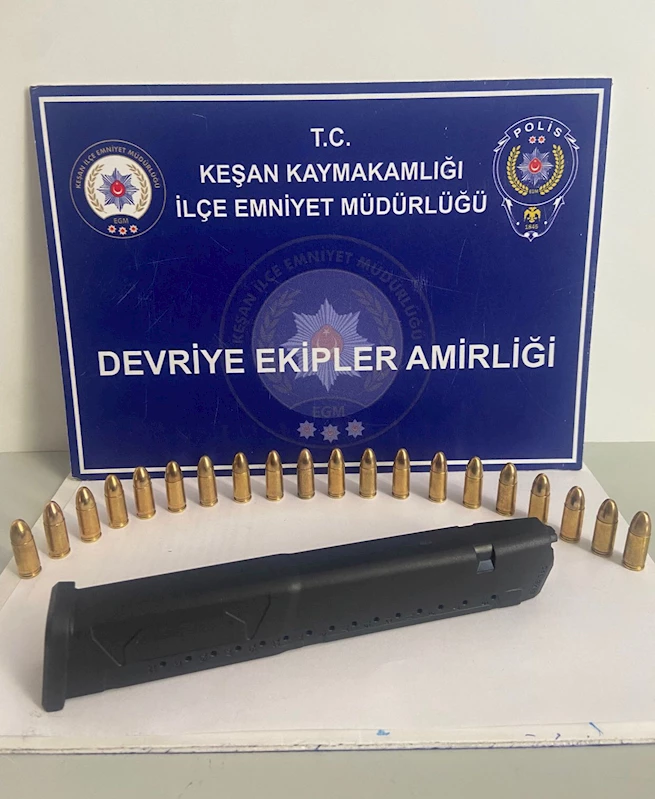 Edirne’de ehliyetsiz motosiklet sürücüsünün üzerinde 20 mermi ele geçirildi