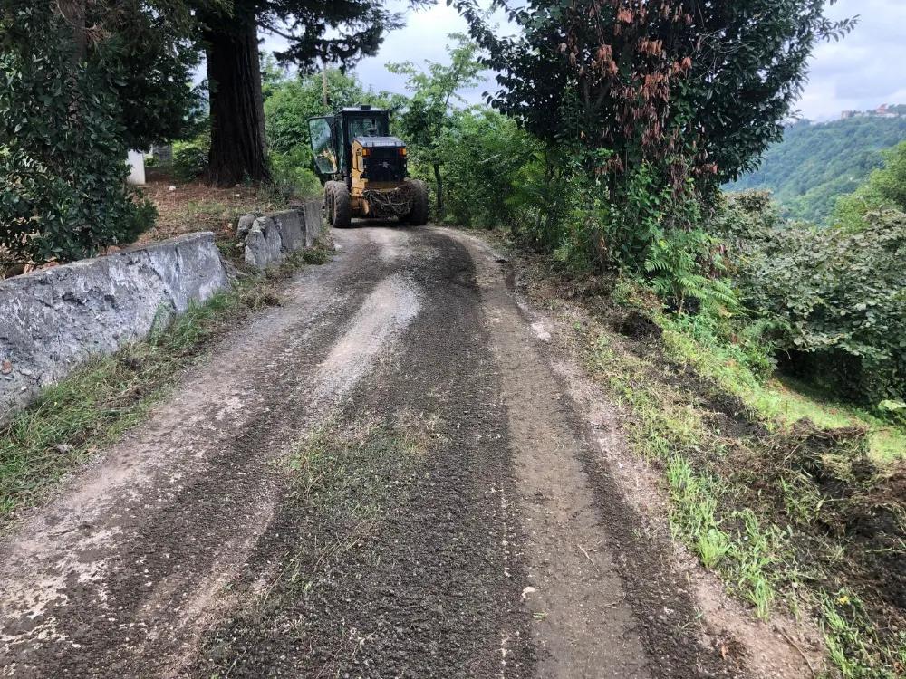 Beşikdüzü Belediyesi’nden Yol Bakım ve Altyapı Çalışmalarına Devam