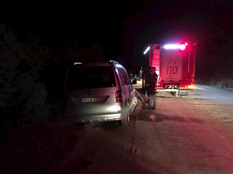 Araç uçurumda asılı kaldı, sürücü 20 metreden düştü 