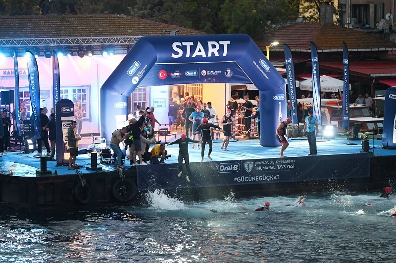 Dünyada iki kıta arasında gerçekleşen tek triatlon yarışması Oral-B Challenge İstanbul, Beykoz’da yapıldı