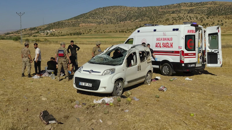 Batman’da hafif ticari araç şarampole yuvarlandı: 3 yaralı