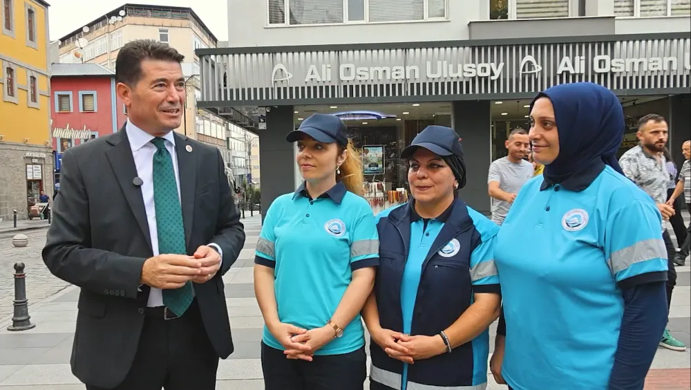 Kadın Temizlik Görevlileri Trabzon Sokaklarında Fark Yaratıyor