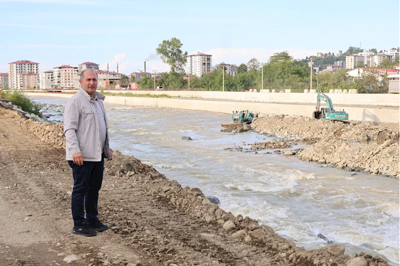 Taşkın ve heyelanların meydana geldiği Arhavi