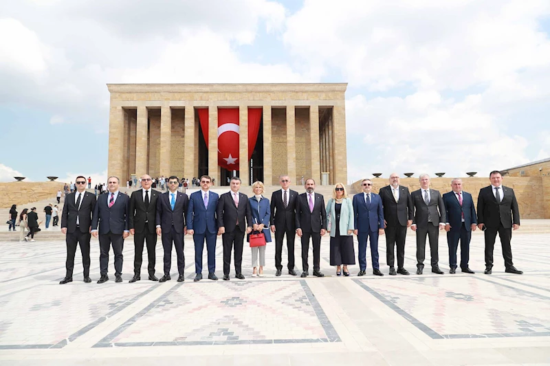 TFF Başkanı Hacıosmanoğlu ve Yönetim Kurulu Üyeleri, Anıtkabir