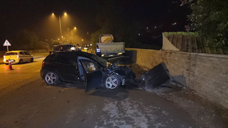 Park halindeki TIR’a çarpan otomobilin sürücüsü hayatını kaybetti