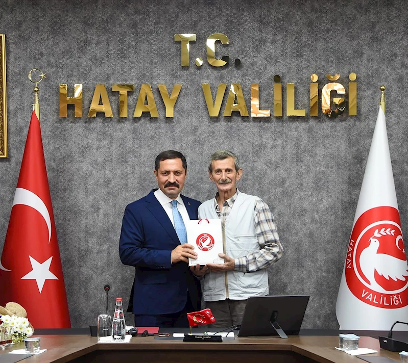 Hatay Valisi Masatlı ahilik kaftanı giydi 