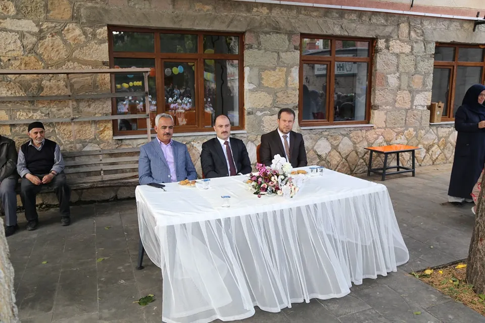 Aslanpaşa Camii’nde 4-6 Yaş Kuran Kursu Öğrencilerine Bed-i Besmele Töreni