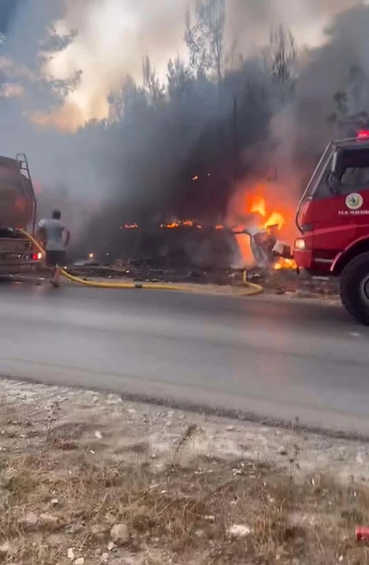 Bodrum’da motosikletle hafif ticari araç çarpıştı: 1 ölü, 2 yaralı