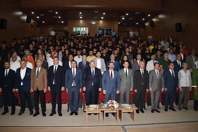 Hatay’da yılın ahisi kaftan giydi 