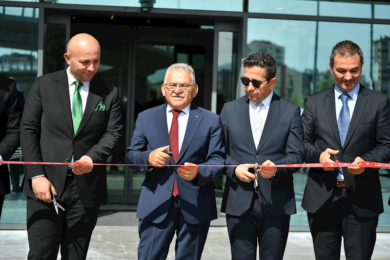 Kayseri Havalimanında İç Hatlar Özel Yolcu Salonu açıldı