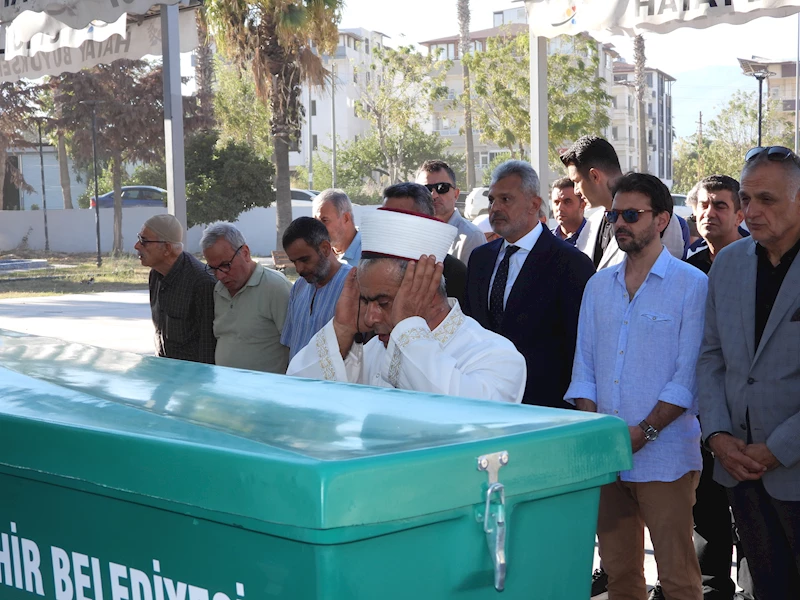 Senarist ve yönetmen Tomris Giritlioğlu, son yolculuğuna uğurlandı