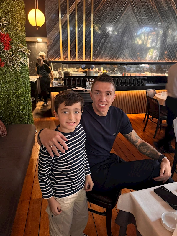 Muslera’dan takım arkadaşlarına yemek jesti 