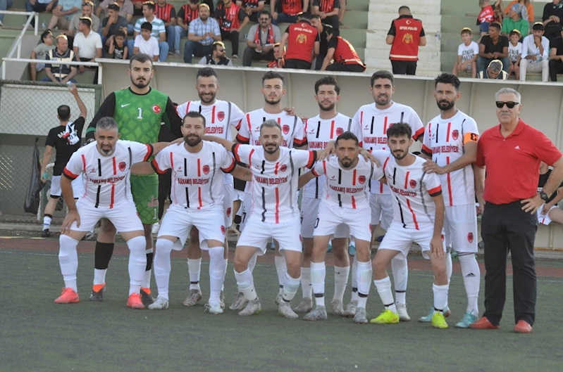 Başka kimlikle futbolcu lisansı çıkardı, oynadığı kulübün şampiyonluğu alındı