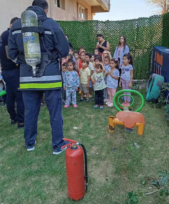 Hatay’da minik itfaiyecilere yangın eğitimi verildi 