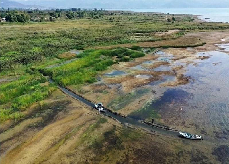 Su seviyesi düşen İznik Gölü