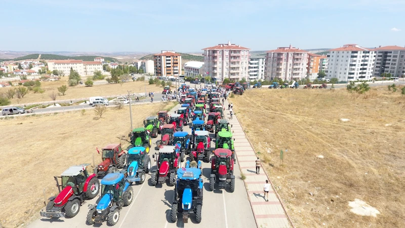 Polis, izinsiz çiftçi eylemi için ilçe merkezine giren traktörleri durdurdu/ Ek fotoğraflar 