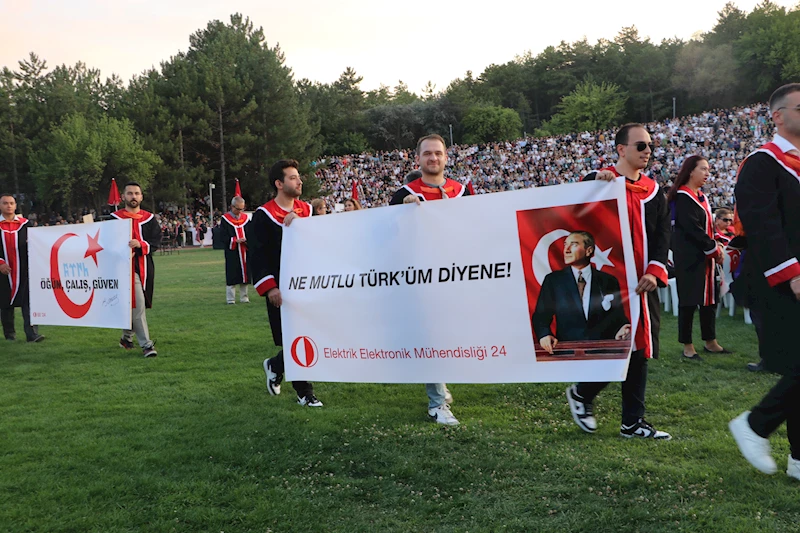 ODTÜ 2023- 2024 eğitim- öğretim yılı mezuniyet töreninde elektrik kesintisi ve protesto