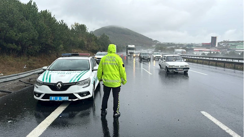 Anadolu Otoyolu Düzce kesimindeki trafik kazalarında 3 kişi yaralandı