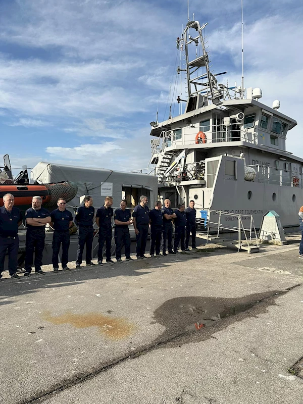 Boulogne-sur-Mer Belediye Başkanı Cuvillier, kurtarma görevlilerini ziyaret etti