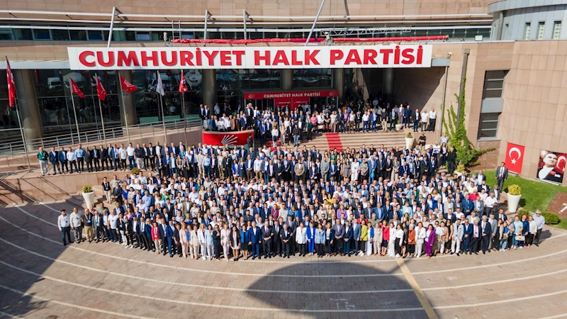 CHP Genel Başkanı Özel, Kurultay delegeleri ile buluştu/ Ek fotoğraf