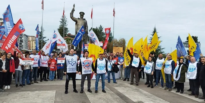 Rize’de Kamu Çalışanlarından İş Bırakma Eylemi: İnsanca Yaşamak İstiyoruz