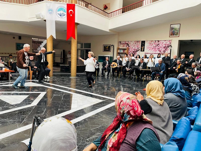 Büyükşehir Belediyesi’nden huzurevi sakinlerine konser