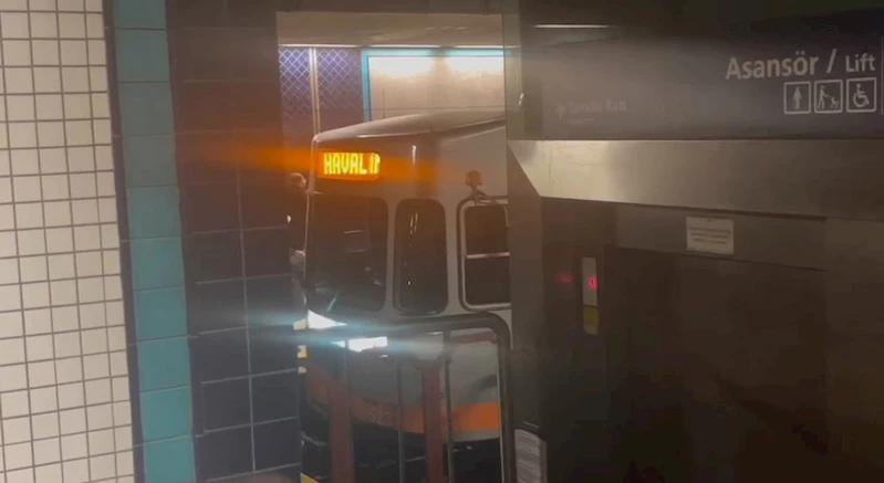 İstanbul- Metro hattında teknik arıza seferleri aksattı