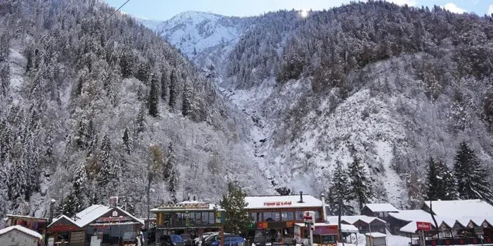 Ayder Yaylası’nda Kar Yağışı Turizmde Farklı Etkiler Yarattı