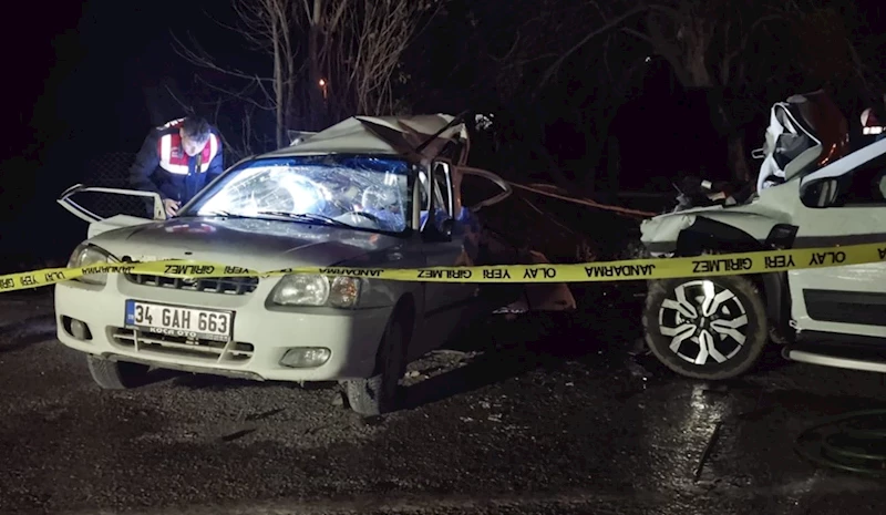 Sinop’ta iki otomobilin çarpıştığı kazada 2 kişi öldü, 2 kişi yaralandı