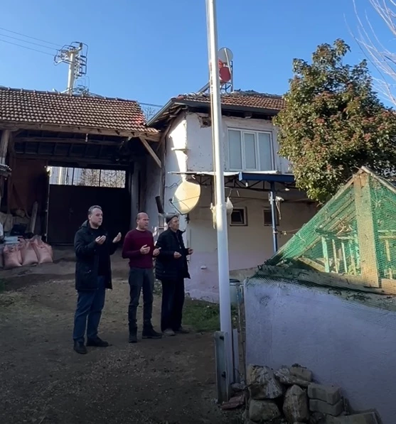 Kurtuluş Savaşı’nda bahçelerine defnedilen 3 şehidin mezarını 103 yıldır koruyorlar 