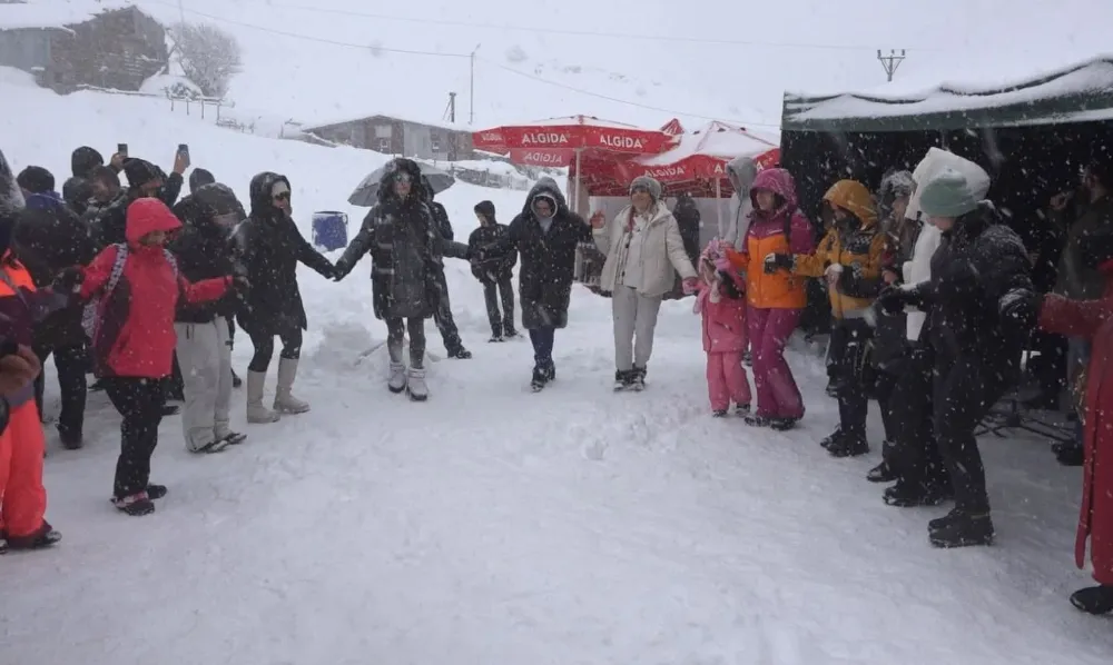 Rize’de Kış Turizmi Rüzgarı: 16. Petranboard Etkinliği İkizdere’de Gerçekleştirildi