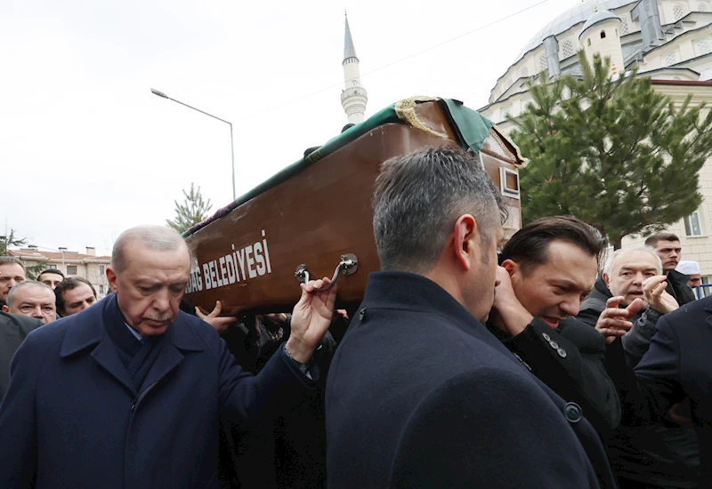 Cumhurbaşkanı Erdoğan, otel yangınında ölen ailenin cenazesine katıldı / Ek fotoğraflar